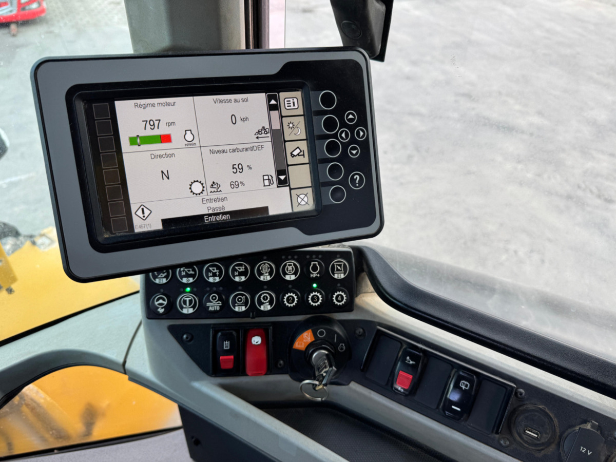Chargeuse sur pneus CATERPILLAR 926M: photos 19