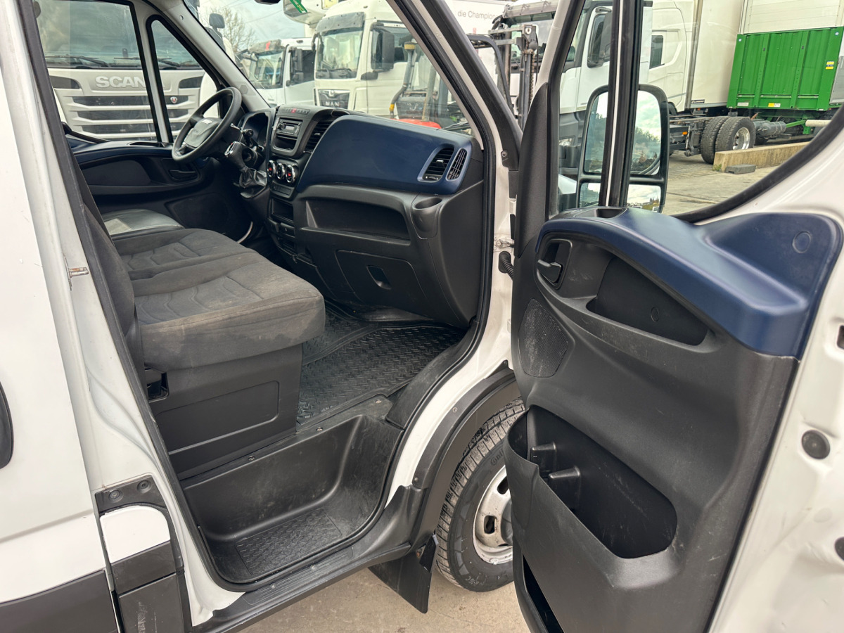 IVECO 35C18V Daily Servicewagen Sortimo - Fourgon utilitaire: photos 5 IVECO 35C18V Daily Servicewagen Sortimo - Fourgon utilitaire: photos 5