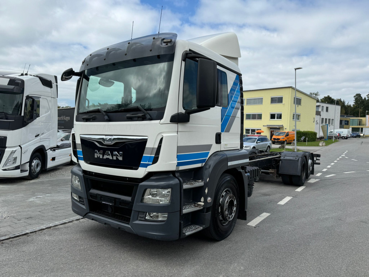 MAN TGS 26.440 6x2 Chassis - Châssis cabine: photos 1 MAN TGS 26.440 6x2 Chassis - Châssis cabine: photos 1