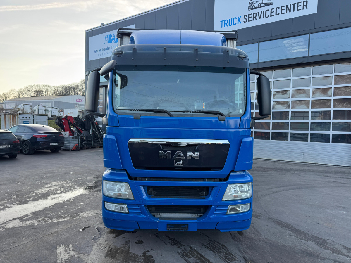 MAN TGS 26.440 6x2 LBW - Camion à rideaux coulissants: photos 2 MAN TGS 26.440 6x2 LBW - Camion à rideaux coulissants: photos 2