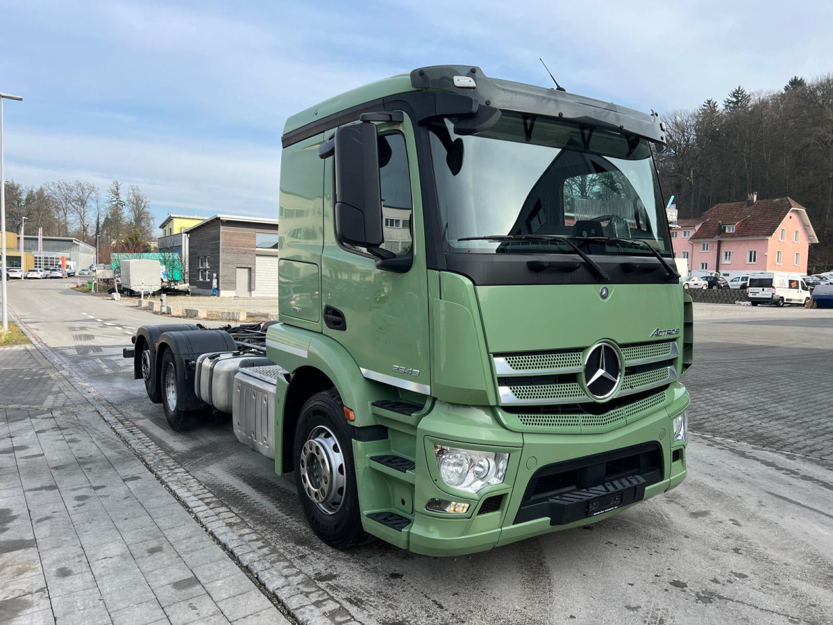 MERCEDES Actros 2543 6x2 - Châssis cabine: photos 4 MERCEDES Actros 2543 6x2 - Châssis cabine: photos 4