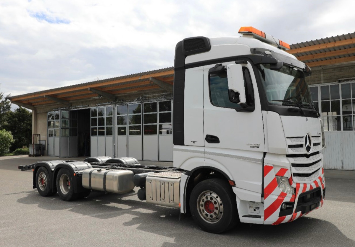MERCEDES Actros 2548 6x2 - Châssis cabine: photos 3 MERCEDES Actros 2548 6x2 - Châssis cabine: photos 3