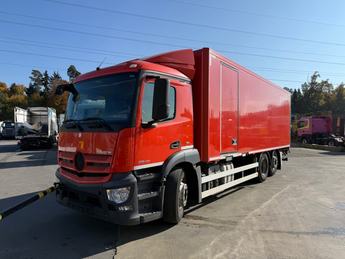 MERCEDES Antos 2540 6x2 (Engine defect) - Camion fourgon: photos 1 MERCEDES Antos 2540 6x2 (Engine defect) - Camion fourgon: photos 1