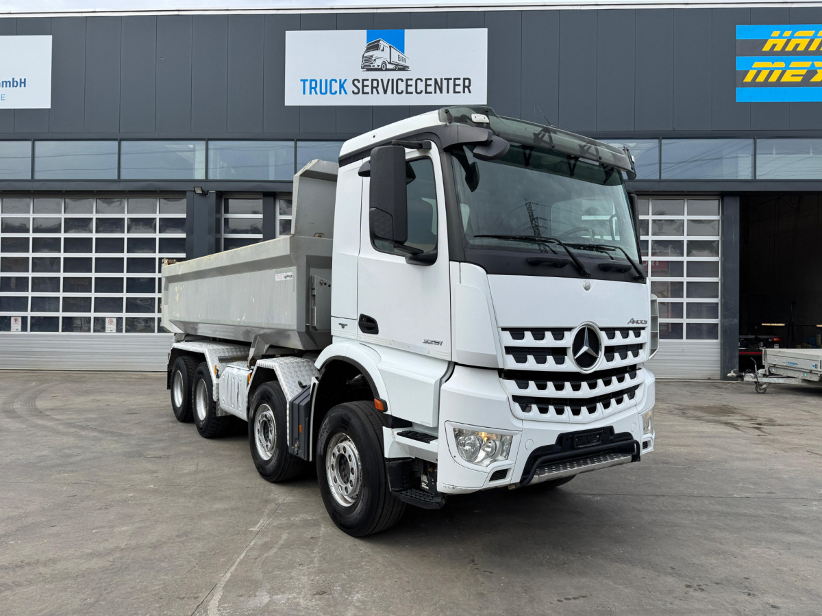 MERCEDES Arocs 3251 8x4 2 Seitenkipper Bormatik - Camion benne: photos 4 MERCEDES Arocs 3251 8x4 2 Seitenkipper Bormatik - Camion benne: photos 4