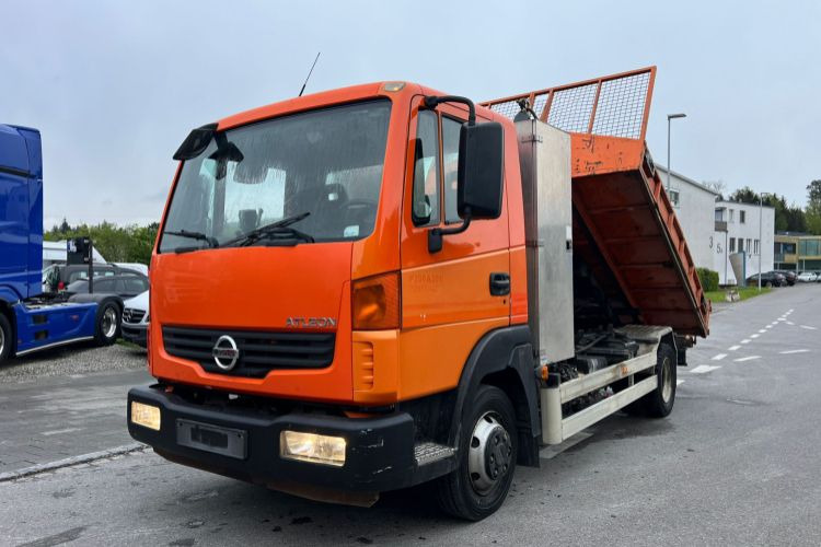 Nissan Atleon 80.19 4x2 Hooklift - Camion ampliroll: photos 1 Nissan Atleon 80.19 4x2 Hooklift - Camion ampliroll: photos 1