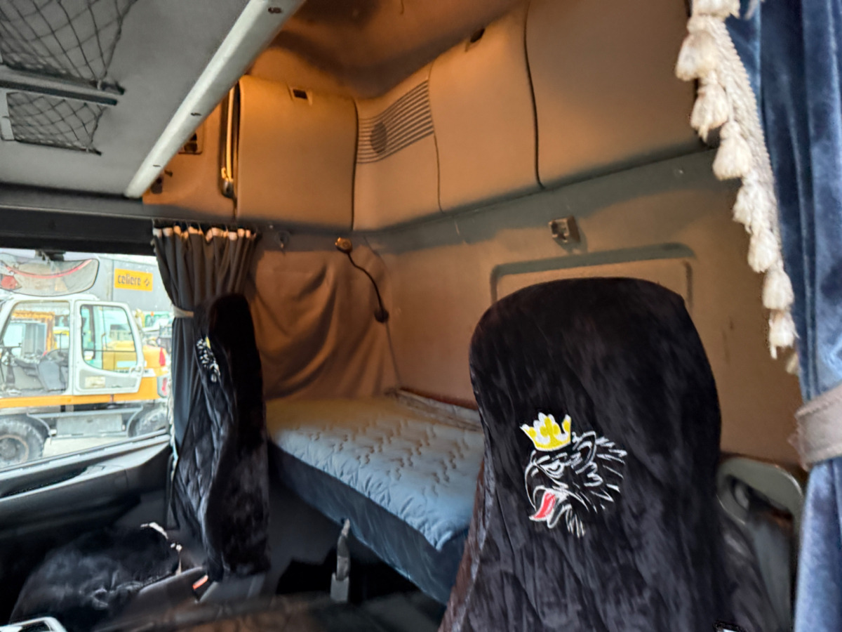 Crédit-bail de SCANIA 164 580 V8 4x2 SCANIA 164 580 V8 4x2: photos 13 Crédit-bail de SCANIA 164 580 V8 4x2 SCANIA 164 580 V8 4x2: photos 13