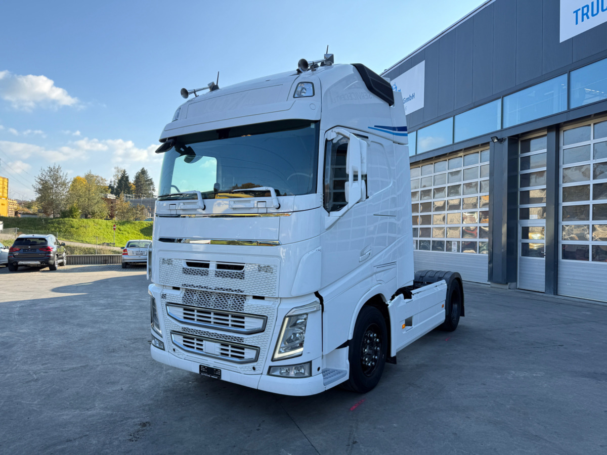 VOLVO FH-500 Standklima XXL 4x2 - Tracteur routier: photos 1 VOLVO FH-500 Standklima XXL 4x2 - Tracteur routier: photos 1