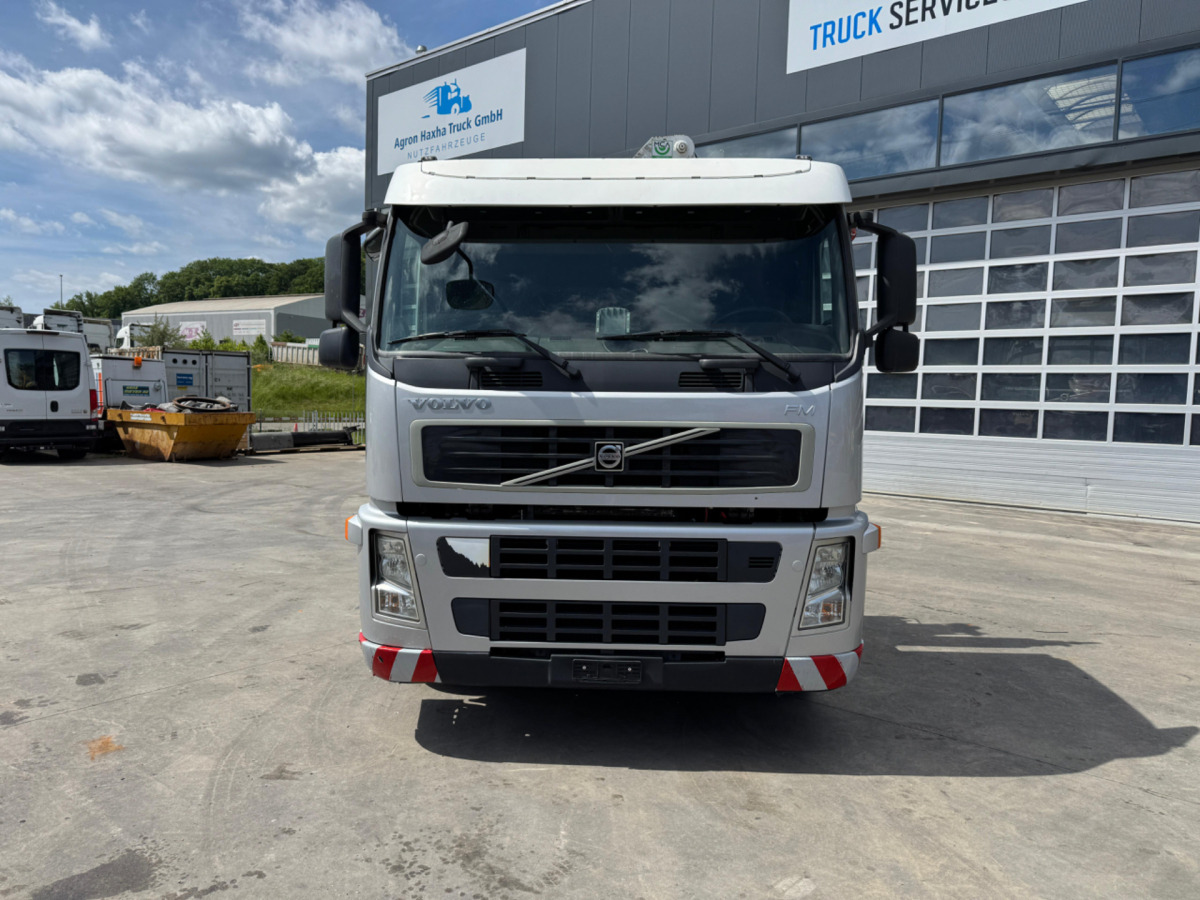 VOLVO FM-400 4x2 Bonfiglioli 15000-4 - Camion grue: photos 3 VOLVO FM-400 4x2 Bonfiglioli 15000-4 - Camion grue: photos 3