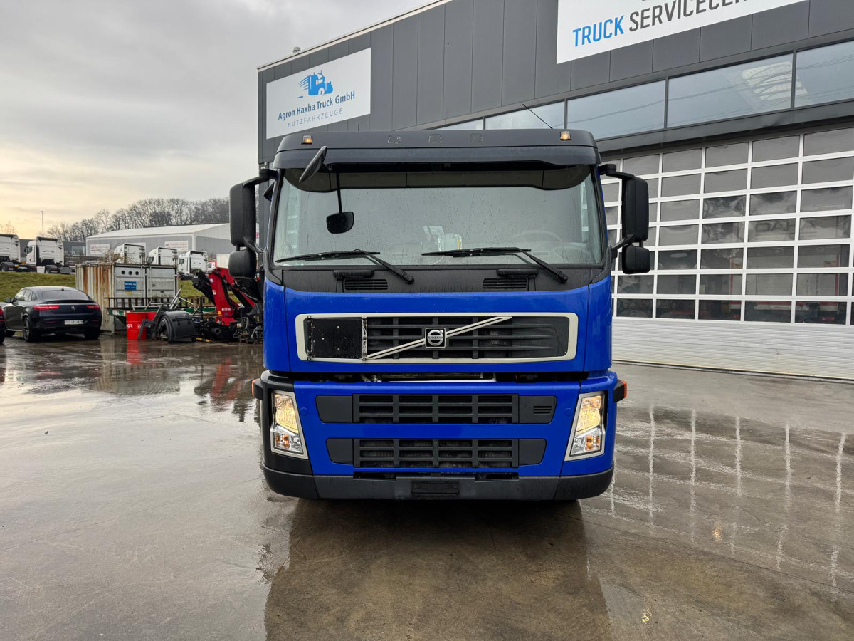 VOLVO FM-440 4x2 Tankwagen 13'500L - Camion citerne: photos 2 VOLVO FM-440 4x2 Tankwagen 13'500L - Camion citerne: photos 2