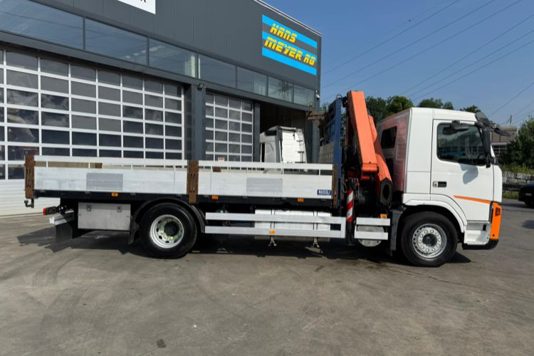 Volvo FM-300 4x2 Palfinger 16502-5 - Camion grue: photos 5 Volvo FM-300 4x2 Palfinger 16502-5 - Camion grue: photos 5