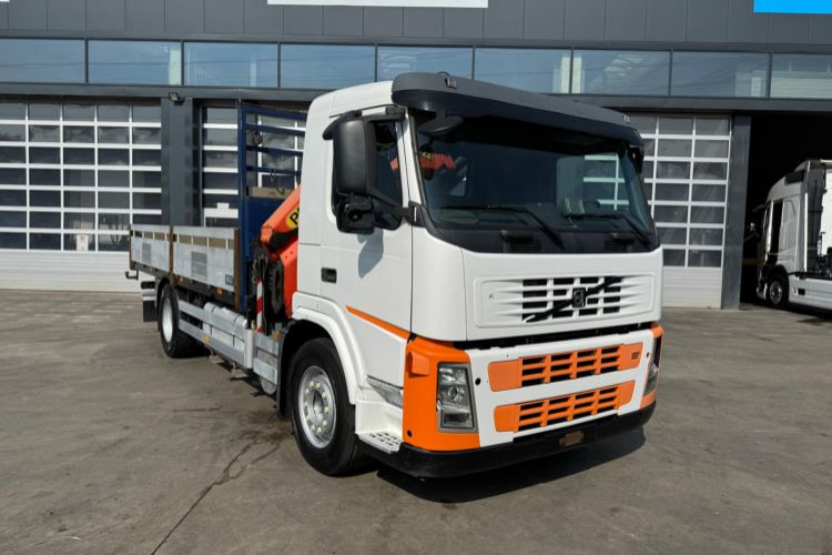 Volvo FM-300 4x2 Palfinger 16502-5 - Camion grue: photos 4 Volvo FM-300 4x2 Palfinger 16502-5 - Camion grue: photos 4