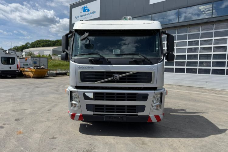 Volvo FM-400 4x2 Bonfiglioli 15000-4 - Camion grue: photos 3 Volvo FM-400 4x2 Bonfiglioli 15000-4 - Camion grue: photos 3