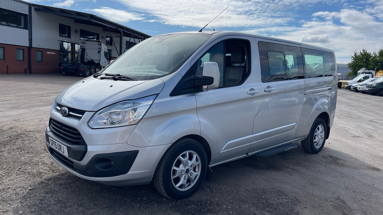 FORD TOURNEO CUSTOM 300 2.2 TDCi 125PS - Autre matériel: photos 2 FORD TOURNEO CUSTOM 300 2.2 TDCi 125PS - Autre matériel: photos 2