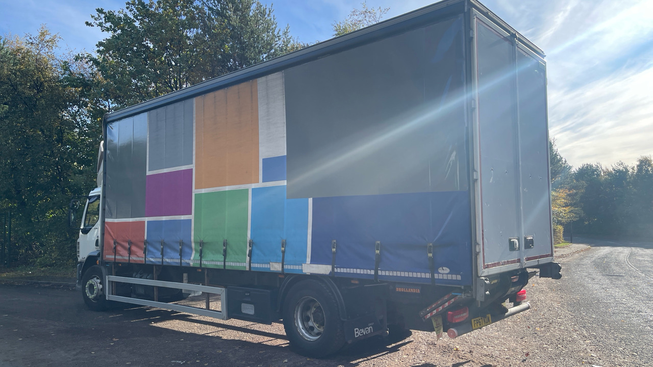 DAF LF 230 - Camion à rideaux coulissants: photos 3 DAF LF 230 - Camion à rideaux coulissants: photos 3