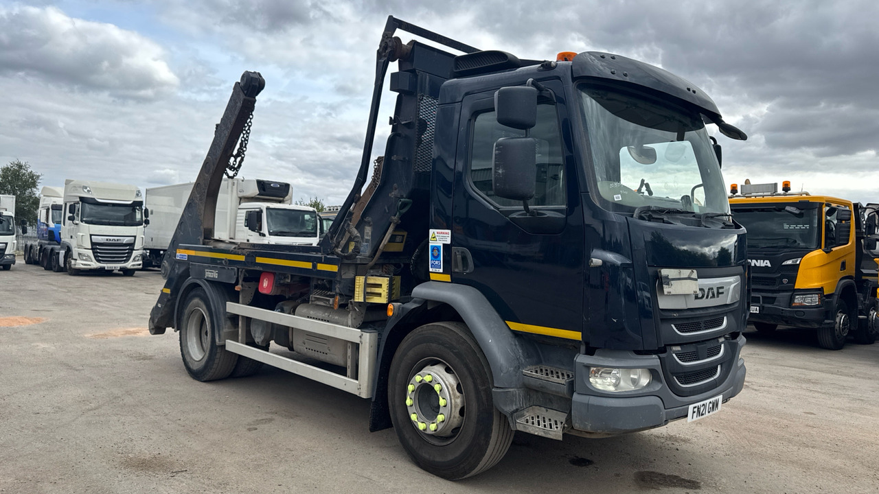 DAF LF 260 - Camion multibenne: photos 1 DAF LF 260 - Camion multibenne: photos 1