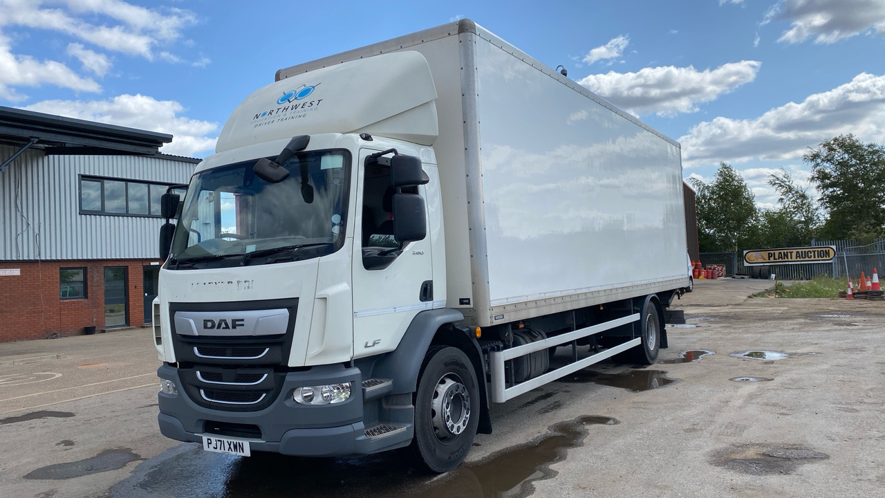 DAF LF 260 - Camion fourgon: photos 2 DAF LF 260 - Camion fourgon: photos 2