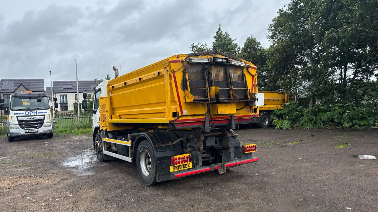 DAF LF 280 - Travaux routiers: photos 3 DAF LF 280 - Travaux routiers: photos 3