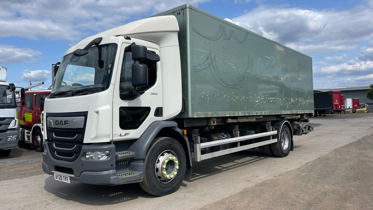 DAF LF 320 - Camion fourgon: photos 2 DAF LF 320 - Camion fourgon: photos 2