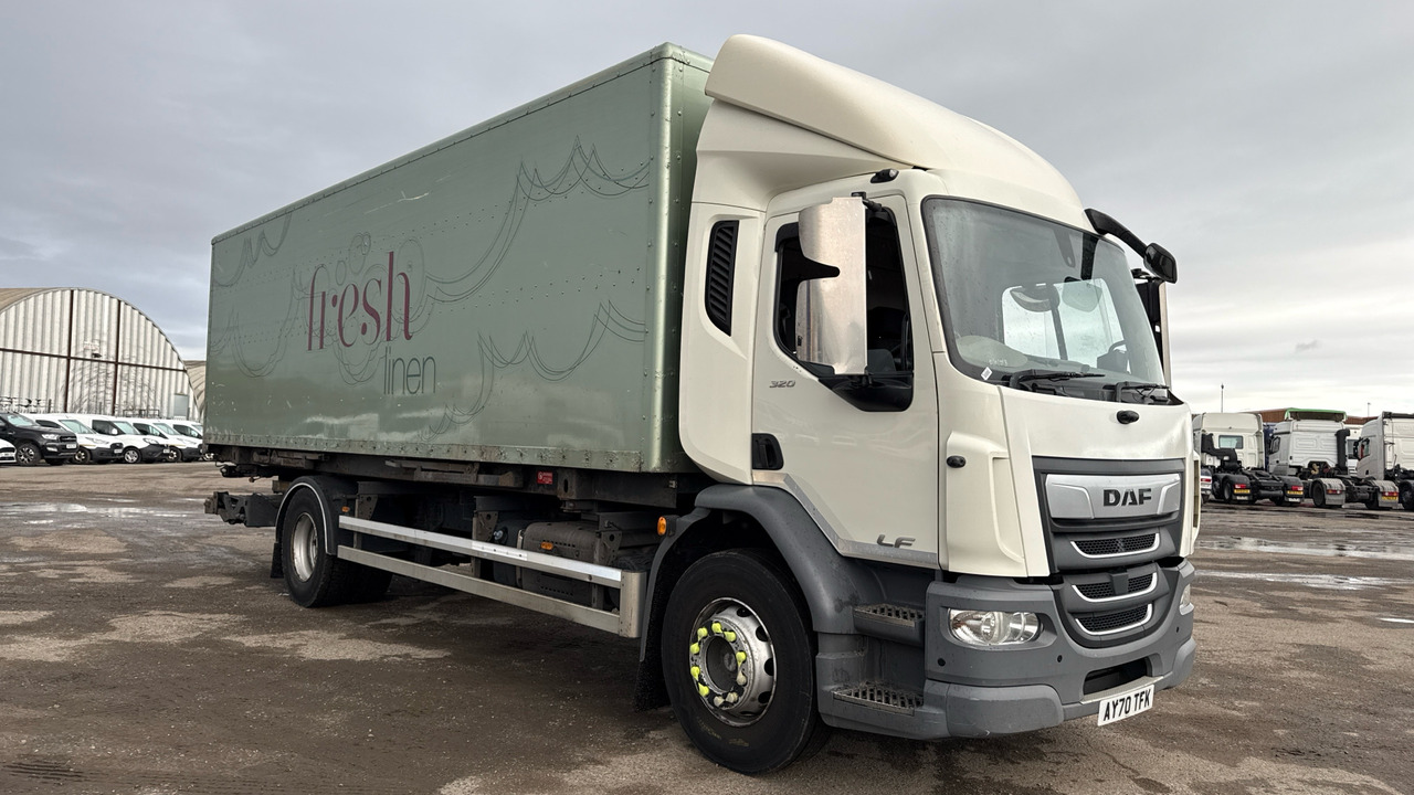 DAF LF 320 - Camion fourgon: photos 1 DAF LF 320 - Camion fourgon: photos 1