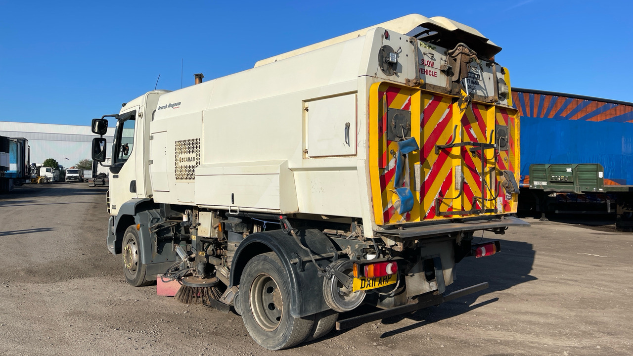 DAF LF 55.220 - Balayeuse de voirie: photos 3 DAF LF 55.220 - Balayeuse de voirie: photos 3
