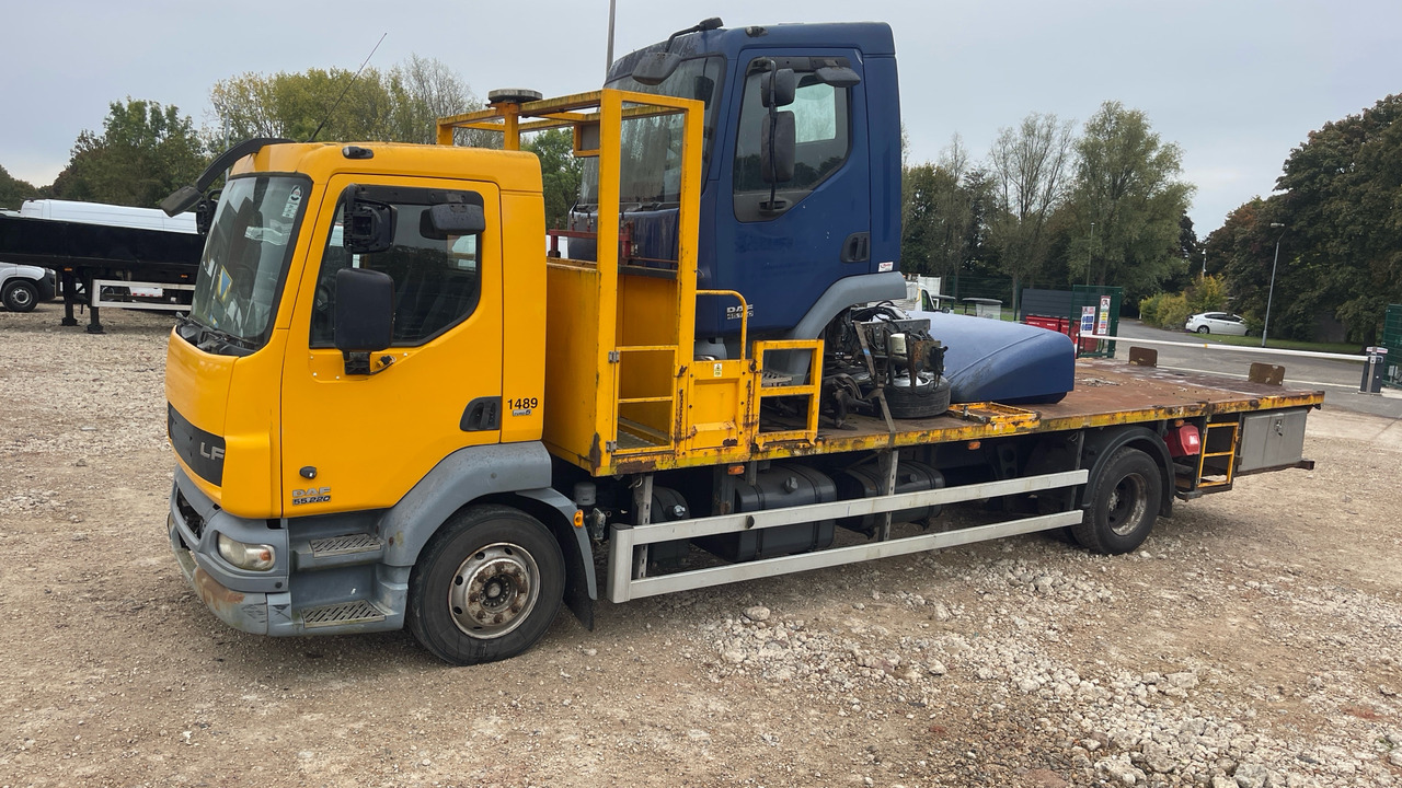DAF LF 55.220 - Camion plateau: photos 2 DAF LF 55.220 - Camion plateau: photos 2