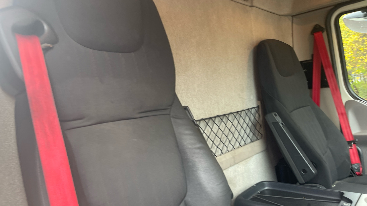 Camion à rideaux coulissants Daf LF 230: photos 8 Camion à rideaux coulissants Daf LF 230: photos 8