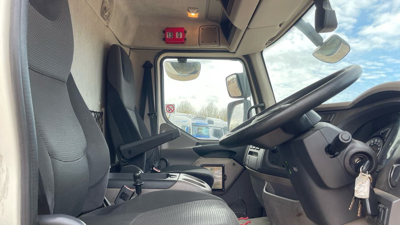 Daf LF 260 - Camion à rideaux coulissants: photos 5 Daf LF 260 - Camion à rideaux coulissants: photos 5