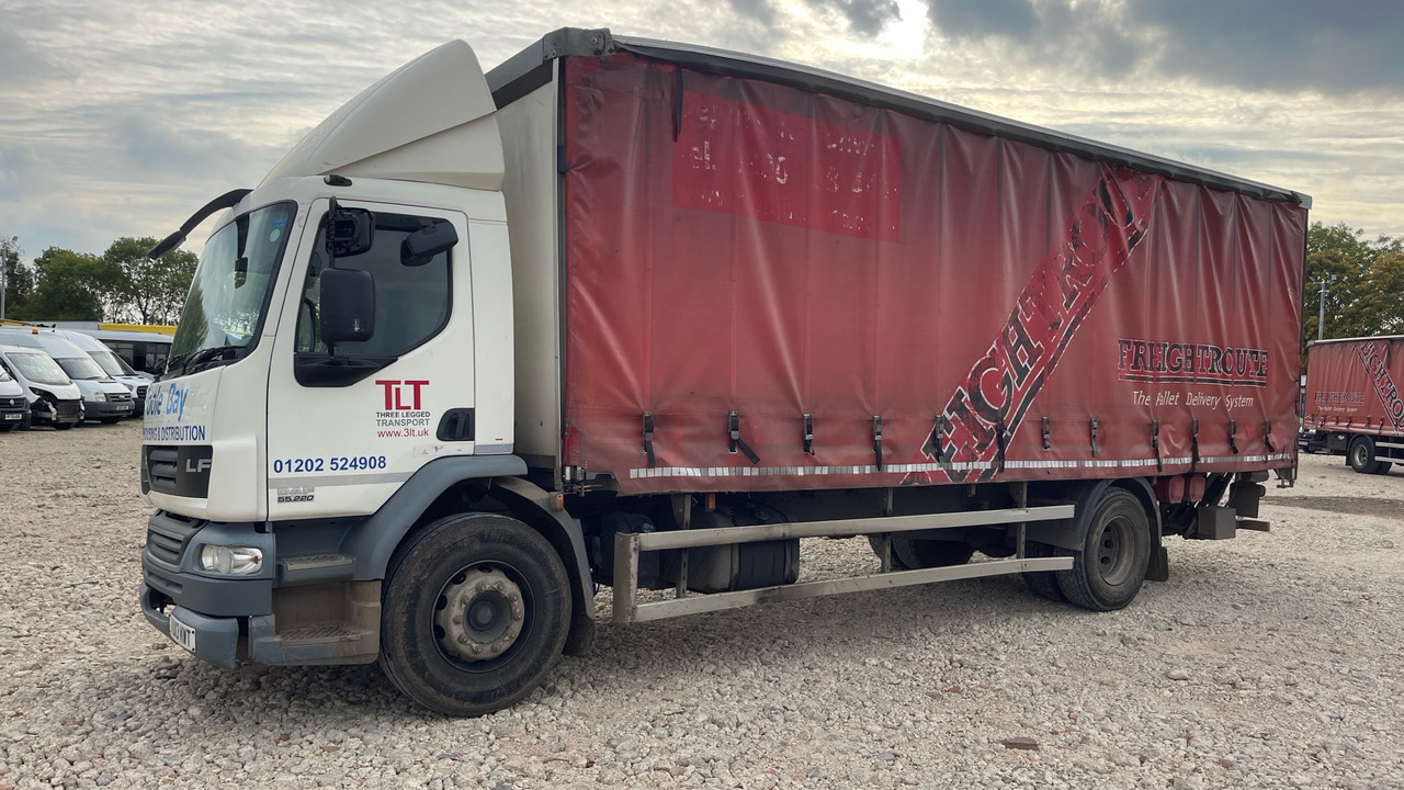 Daf LF 55.220 - Camion à rideaux coulissants: photos 2 Daf LF 55.220 - Camion à rideaux coulissants: photos 2