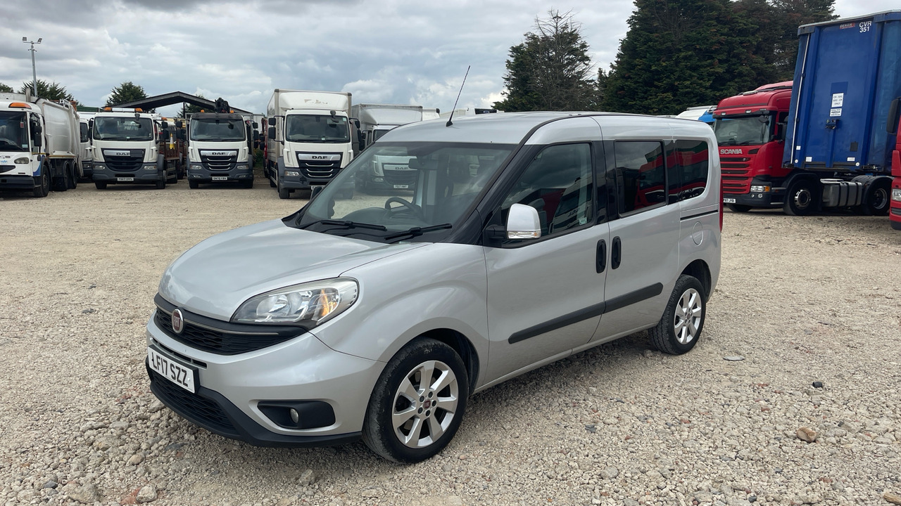 FIAT DOBLO 1.6 MULTIJET - Utilitaire double cabine: photos 2 FIAT DOBLO 1.6 MULTIJET - Utilitaire double cabine: photos 2