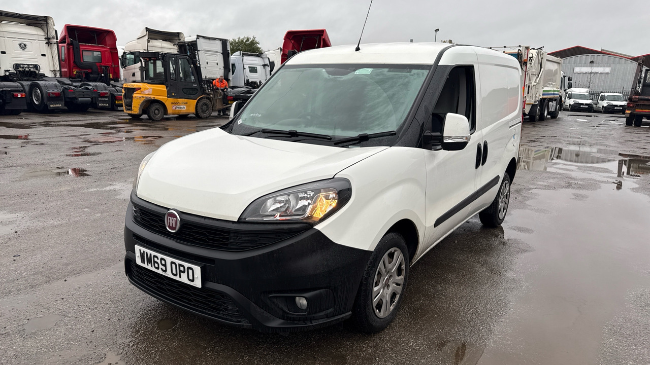 FIAT DOBLO 16V 1.3 MULTIJET 95PS TECNICO - Fourgonnette: photos 2 FIAT DOBLO 16V 1.3 MULTIJET 95PS TECNICO - Fourgonnette: photos 2