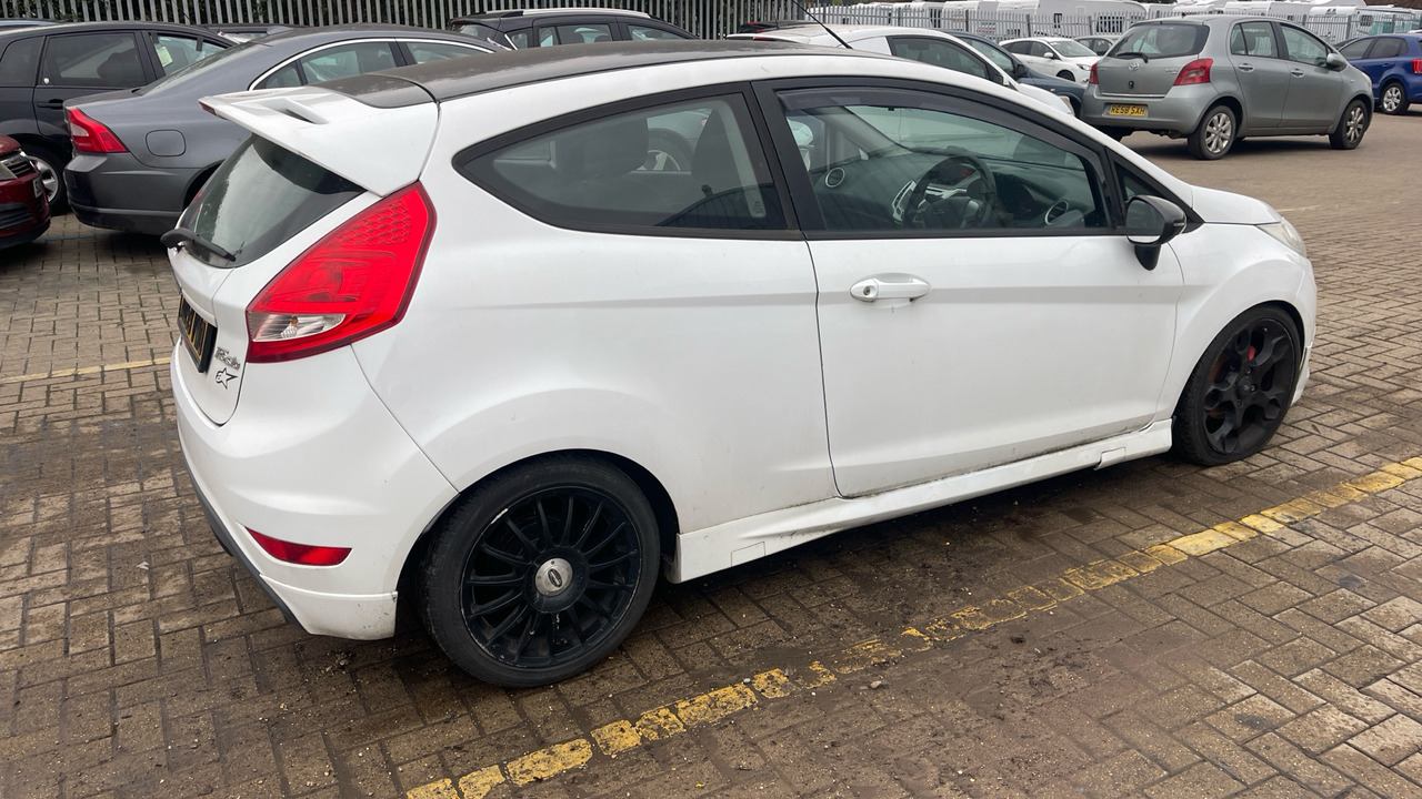 FORD FIESTA S 90 1.6 TDCI ZETEC - Voiture à hayon: photos 4 FORD FIESTA S 90 1.6 TDCI ZETEC - Voiture à hayon: photos 4