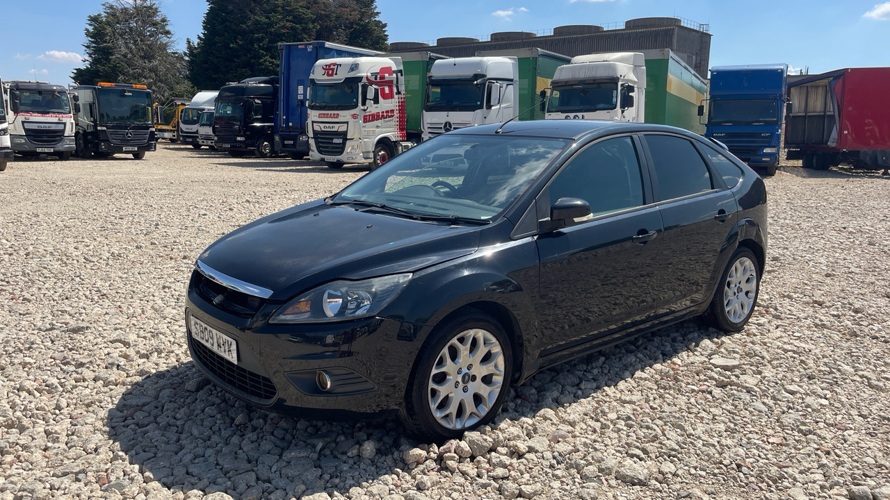 FORD FOCUS 115 1.8 TDCI - Voiture à hayon: photos 2 FORD FOCUS 115 1.8 TDCI - Voiture à hayon: photos 2