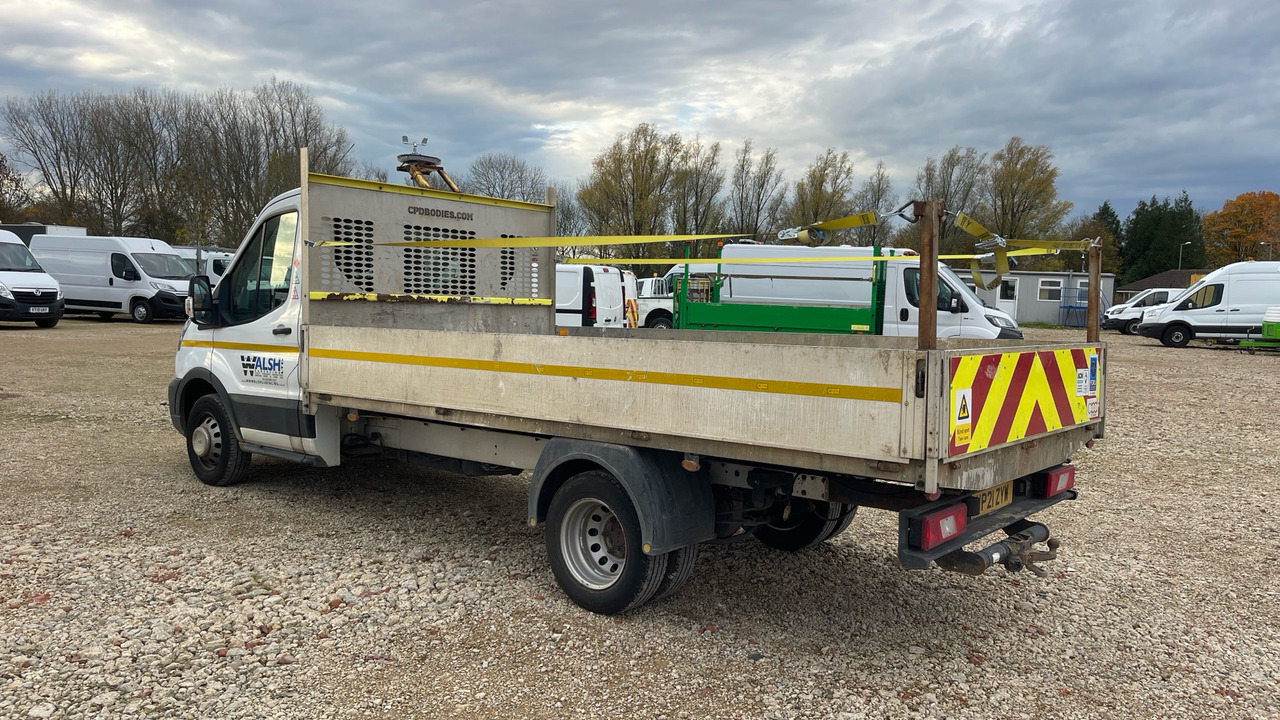 FORD TRANSIT 350 2.0 ECOBLUE 130PS - Utilitaire plateau: photos 3 FORD TRANSIT 350 2.0 ECOBLUE 130PS - Utilitaire plateau: photos 3