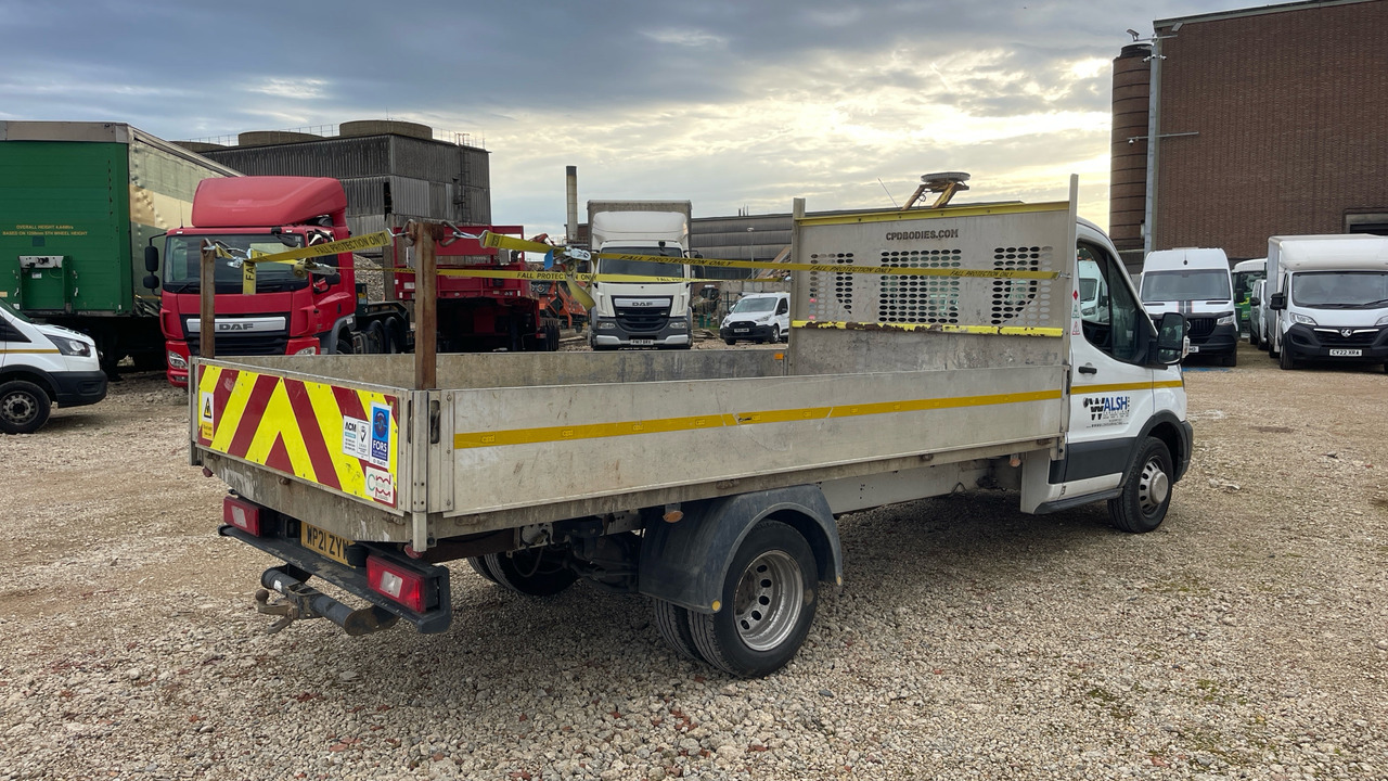 FORD TRANSIT 350 2.0 ECOBLUE 130PS - Utilitaire plateau: photos 4 FORD TRANSIT 350 2.0 ECOBLUE 130PS - Utilitaire plateau: photos 4