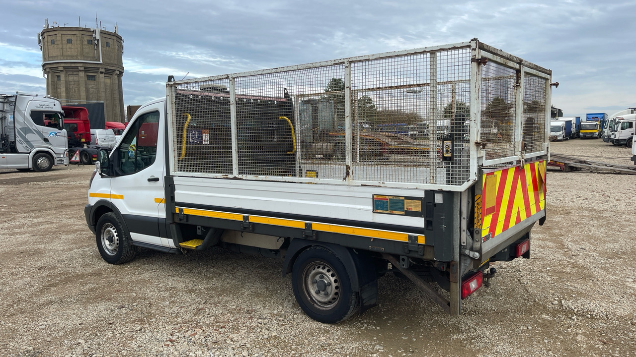 FORD TRANSIT 350 2.0 TDCI 130PS - Utilitaire plateau: photos 3 FORD TRANSIT 350 2.0 TDCI 130PS - Utilitaire plateau: photos 3