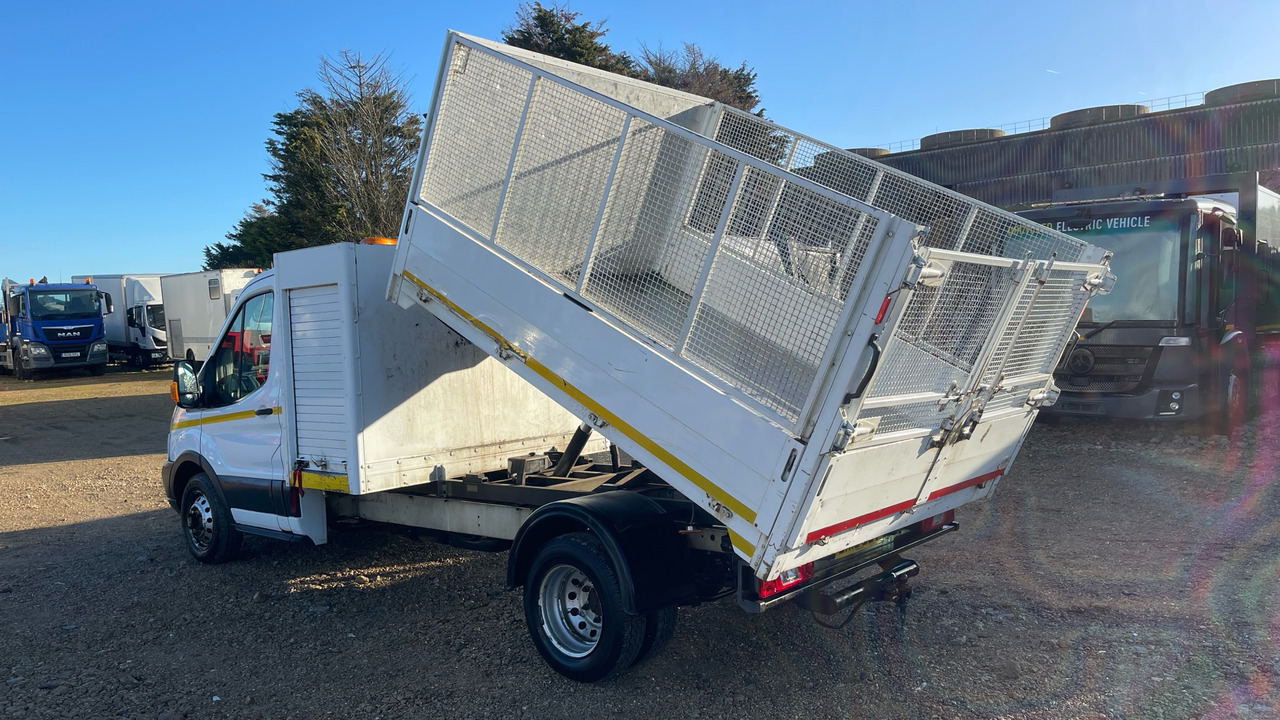 FORD TRANSIT 350 2.2 TDCi 125ps - Utilitaire benne: photos 3 FORD TRANSIT 350 2.2 TDCi 125ps - Utilitaire benne: photos 3