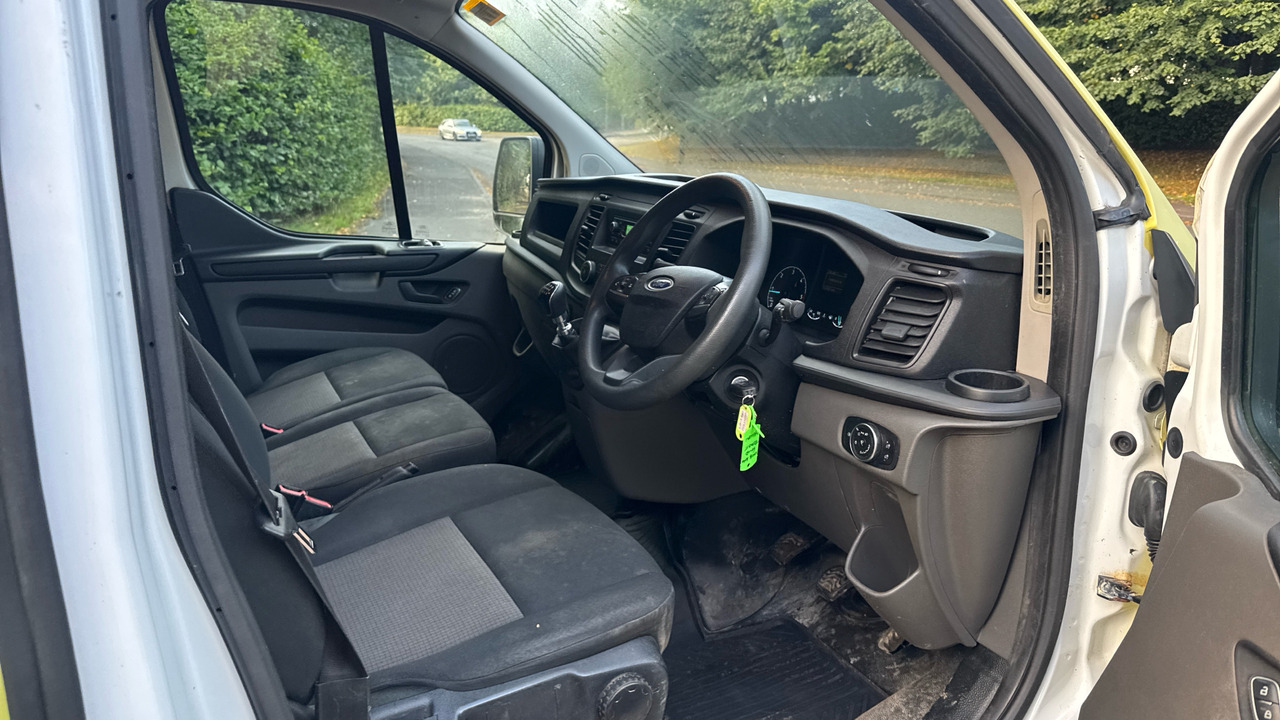 FORD TRANSIT CUSTOM 2.0 TDCi 105ps - Utilitaire double cabine: photos 5 FORD TRANSIT CUSTOM 2.0 TDCi 105ps - Utilitaire double cabine: photos 5