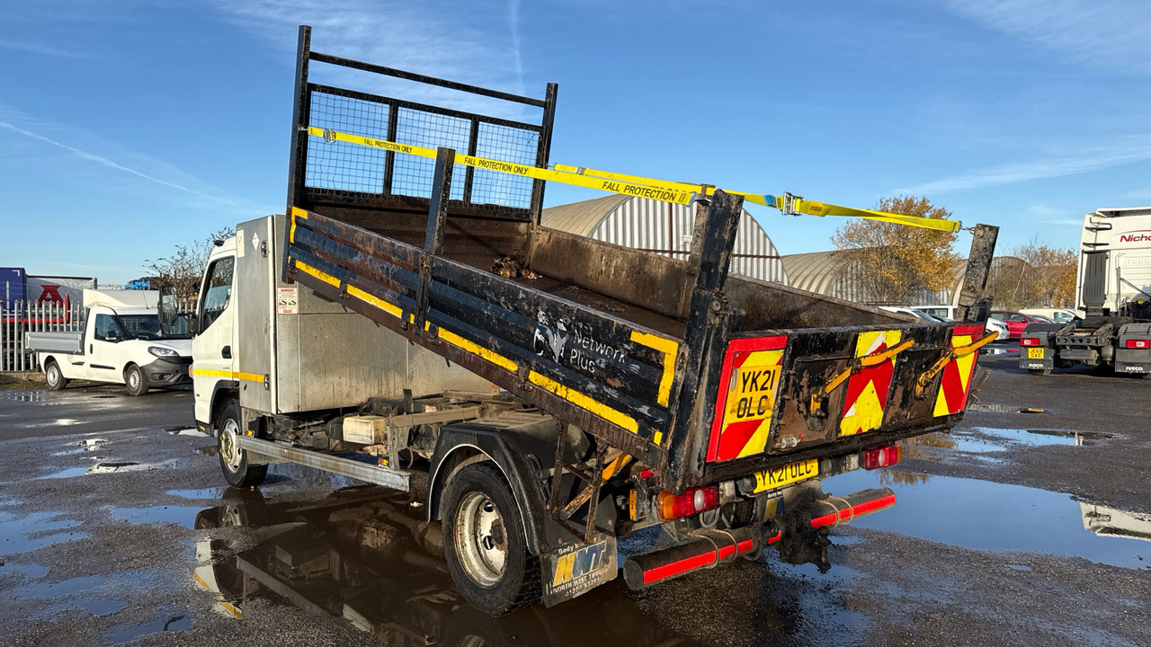 FUSO CANTER 7C15 - Camion benne: photos 3 FUSO CANTER 7C15 - Camion benne: photos 3