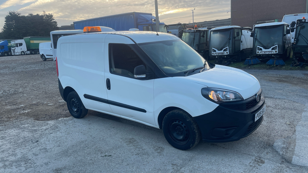 Fiat Doblo CARGO 1.3 MULTIJET 95PS - Fourgonnette: photos 1 Fiat Doblo CARGO 1.3 MULTIJET 95PS - Fourgonnette: photos 1