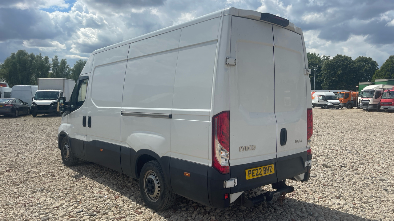 IVECO DAILY 35-140 - Fourgon utilitaire: photos 3 IVECO DAILY 35-140 - Fourgon utilitaire: photos 3