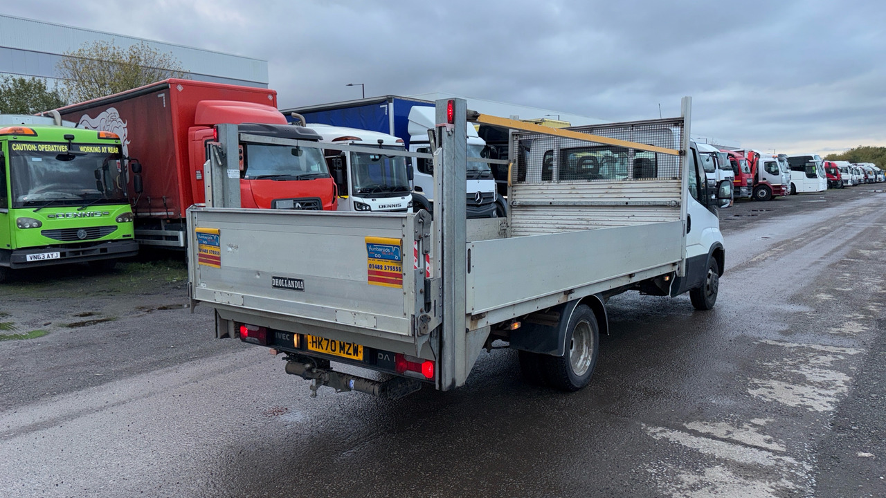 IVECO DAILY 35-140 - Utilitaire plateau: photos 4 IVECO DAILY 35-140 - Utilitaire plateau: photos 4