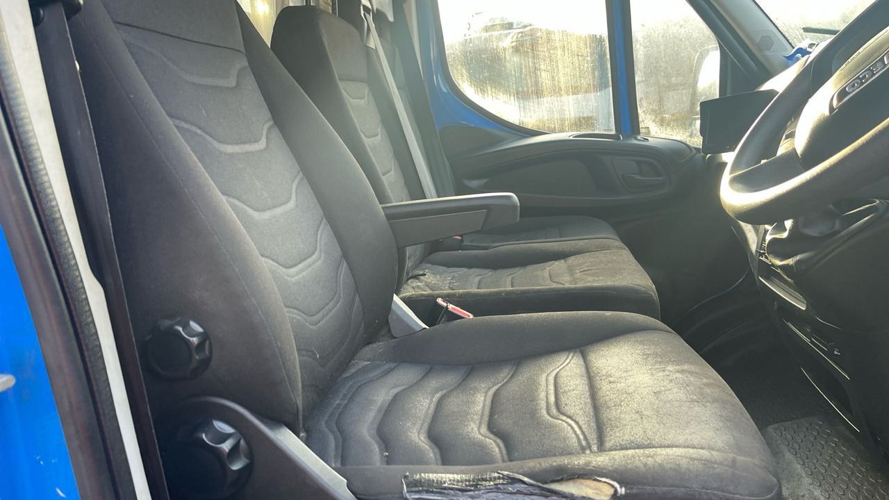 IVECO DAILY 72-180 - Camion à rideaux coulissants: photos 5 IVECO DAILY 72-180 - Camion à rideaux coulissants: photos 5