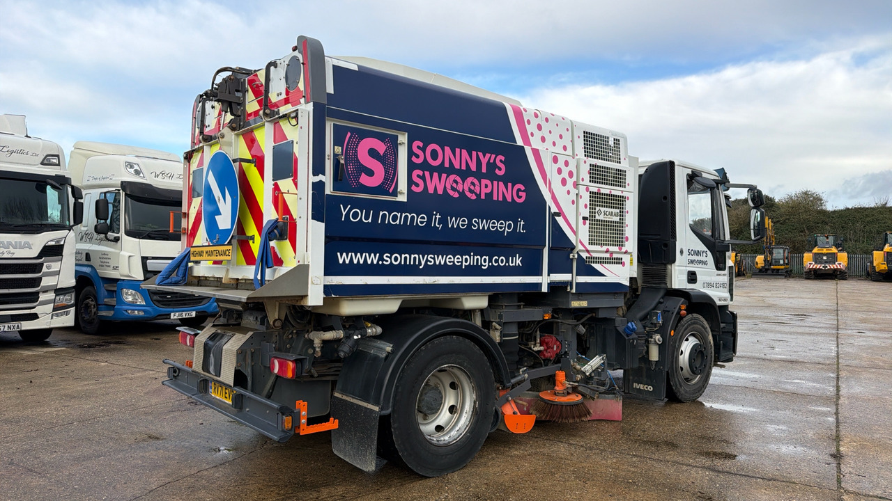 IVECO EUROCARGO 150-250 - Balayeuse de voirie: photos 4 IVECO EUROCARGO 150-250 - Balayeuse de voirie: photos 4