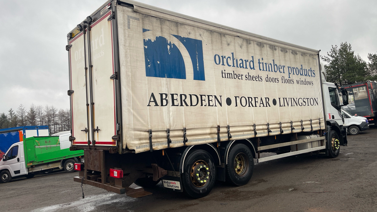 IVECO STRALIS 330 - Camion à rideaux coulissants: photos 4 IVECO STRALIS 330 - Camion à rideaux coulissants: photos 4