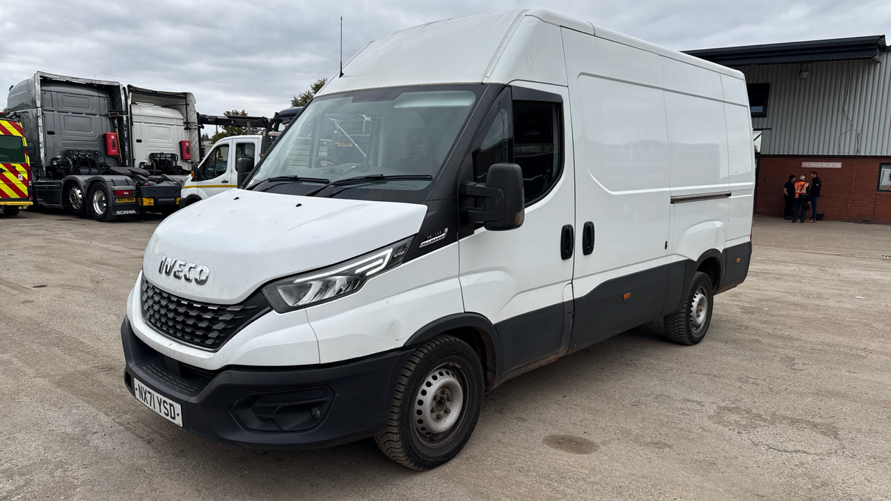 Iveco Daily 35-140 2.3 3520 WB - Fourgon utilitaire: photos 2 Iveco Daily 35-140 2.3 3520 WB - Fourgon utilitaire: photos 2