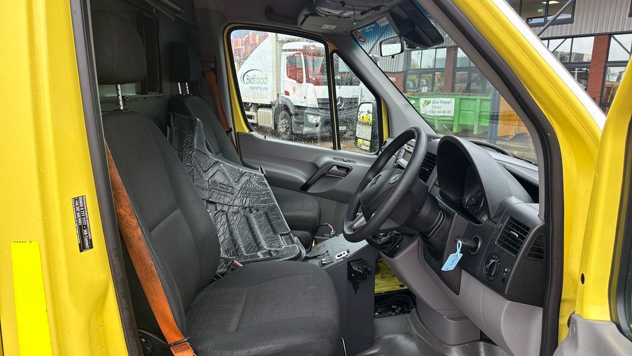 MERCEDES-BENZ SPRINTER 519 CDI - Ambulance: photos 5 MERCEDES-BENZ SPRINTER 519 CDI - Ambulance: photos 5
