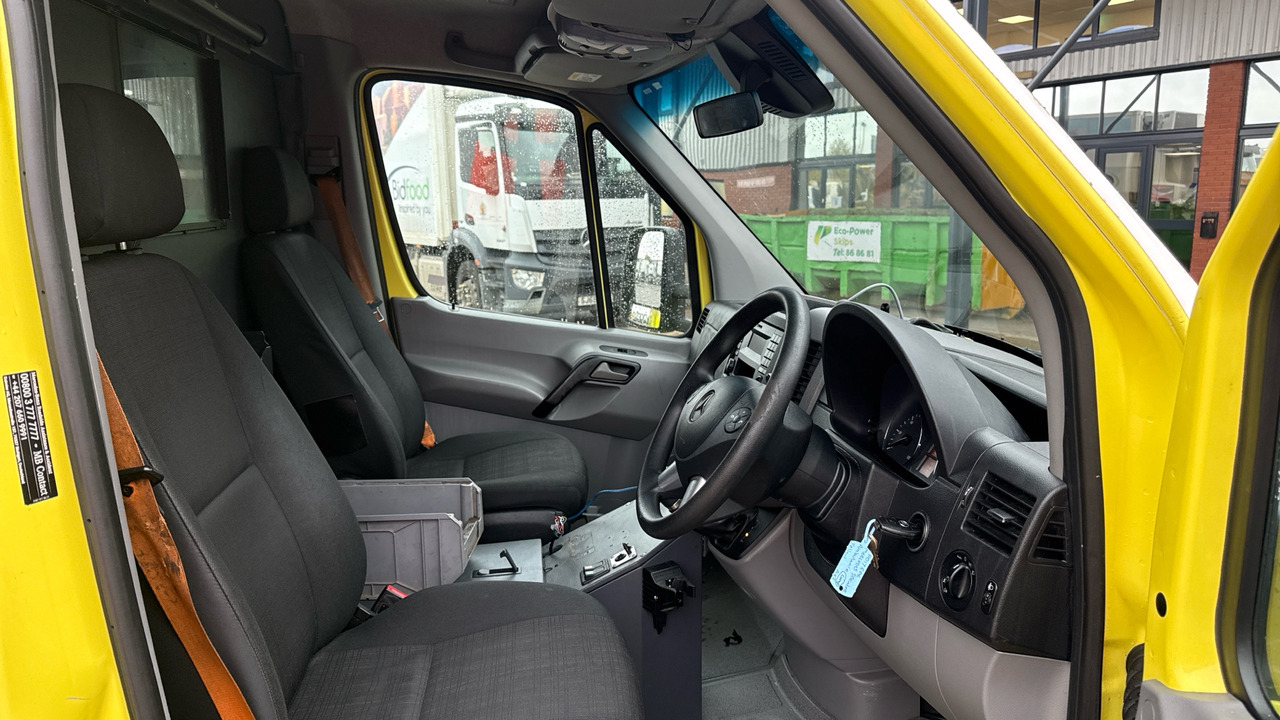 MERCEDES-BENZ SPRINTER 519 CDI - Ambulance: photos 5 MERCEDES-BENZ SPRINTER 519 CDI - Ambulance: photos 5