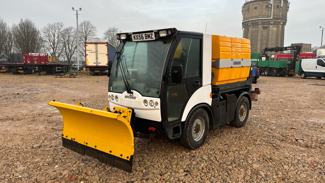 MULTICAR - Engin de déneigement: photos 2 MULTICAR - Engin de déneigement: photos 2