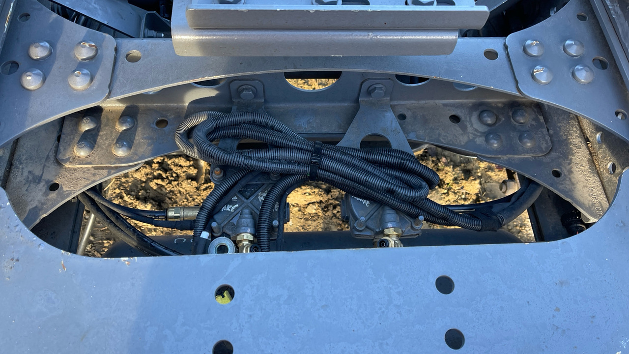 Châssis cabine, Camion électrique Mercedes-Benz Econic: photos 18 Châssis cabine, Camion électrique Mercedes-Benz Econic: photos 18