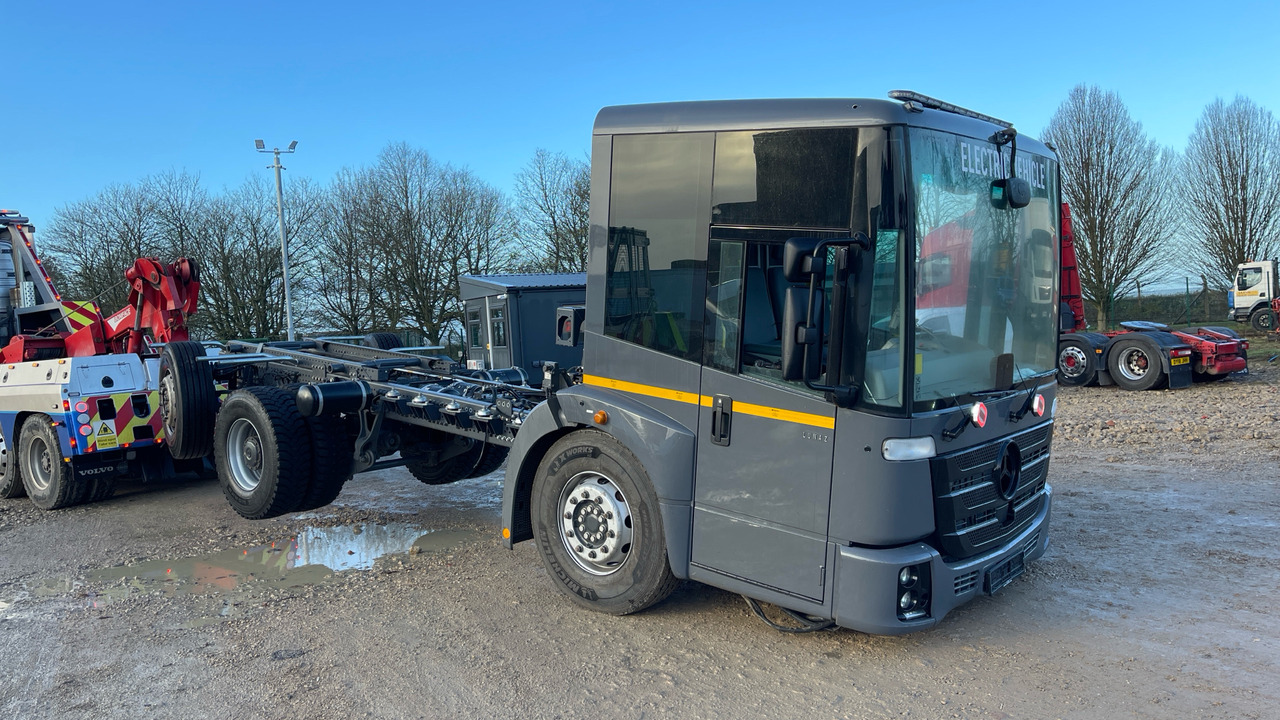 Mercedes-Benz Econic - Châssis cabine, Camion électrique: photos 2 Mercedes-Benz Econic - Châssis cabine, Camion électrique: photos 2